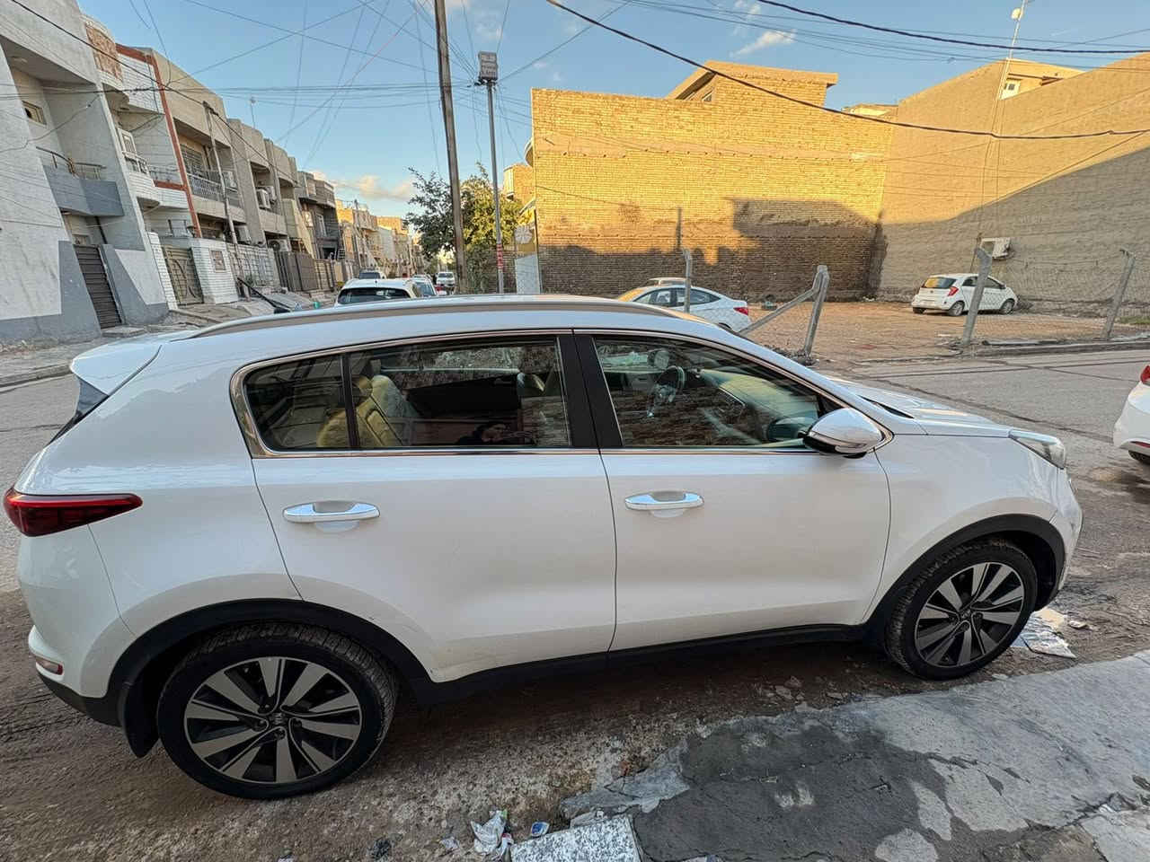 السلام عليكم
سبورتج 2017 
سويج بيها بارد بالجاملغ الايسر والايمن الاماميات 
السعر 17500 وبيها مجال التحويل ثاني يوم 
***********
