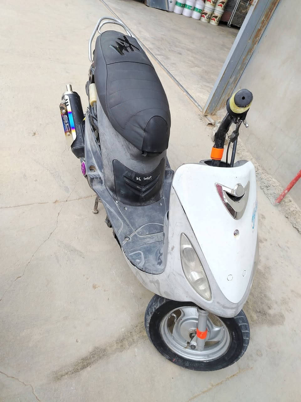 سلام عليكم دراجه للبيع او مراوس فراشه نضيفه مامفتوحه
للبيع سعر خاص او مراوس تعال خاص وهاذه رقمي بي وتساب ***********
