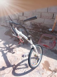 بايسكل طباكي • حجم ٢٠ • أبيض