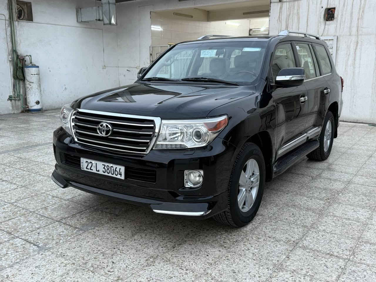 السلام عليكم لاندكروز 2012 رقم أربيل بسمي فول مواصفات ٦ سلندر مكفوله كفالة عامه على الفحص سيارة جديدة وجاهزة على وضع الشركة ماشية 114 كيلو للاستفسار *********** السعر 340 ورقة مكان بغداد
