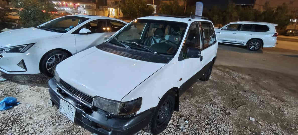 سياره مسبوشي موديل 93محرك الفين الكير نمره اوله تفلت مكينه حلوه وناعمه ب17وبيه مجال قليل مكان السياره نجف ***********واتساب وتصال
