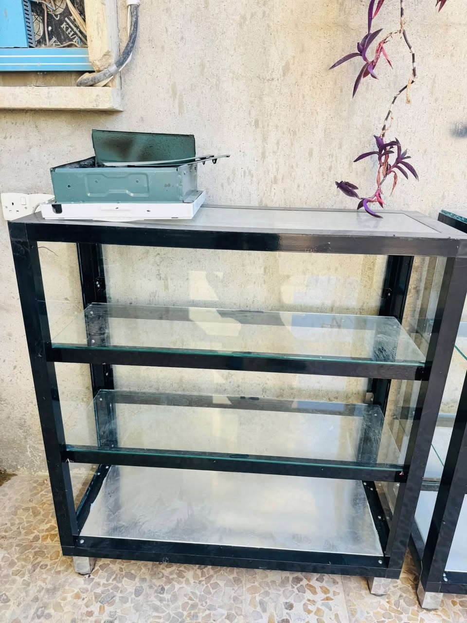 ميز عدد اثنين للبيع المنيوم افضل شيء داخل المقاطع الالمنيوم خشب للتقوية فصال درجة اولى 
الميز الصغير قياسو متر
والميز الثاني قياسو متر ونص
***********
***********
