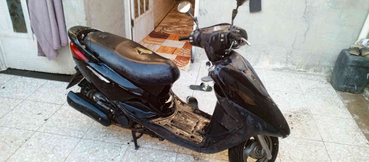 السلام عليكم دراجه بريز اللايت الفوق الدراجه نظيفه كابريتر الدراجه حلوه نظيفه ما مستعمله قليل الدراجه بدون اوراق اكف لك سرقه وعشاريا دراجه حلوه ونظيفه العنوان بغداد مدينه الصدر سعر الدراجه 700 وبيها مجال ‏‪***********‬‏
