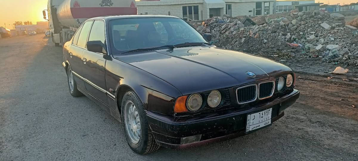 ***********
بيم بو فروشتن موديل 91 گير عادي سةنةوي هةية لةگةل وكالةيشي هةية وةرةقةي زوره تةقةورةقه نيه چوار تايه تازه كارةبايي هةمووي ئيش دةكا مةكينةي دةنگ چعوب ي تيايه سعر 22 وةرةقة لةگةل توزي معامةله . شوين كةلار صمود كالار, السليمانية
