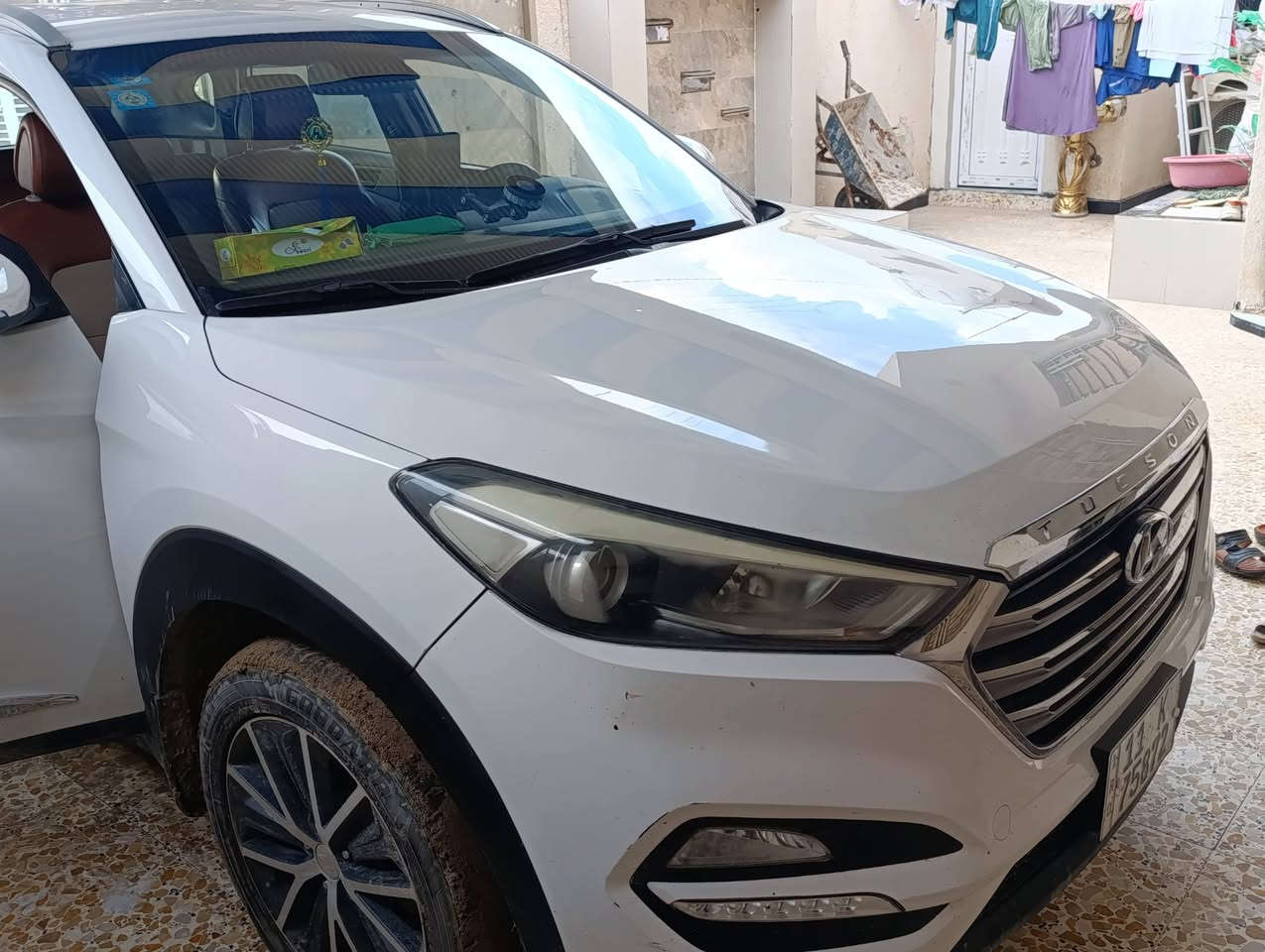 #هيونداي توسان  2017 خليجي (كوري)
#هيونداي توسان  2017 خليجي (كوري)

المحرك: 2.0  دوش

القير والمحرك: مكفولات

ماشيه 216  الف 

المواصفات:

مرايا شفط + إشارات بالمرايا

داخل لونين (عسلي مطعّم بالأسود)

كشافات أمامية + بك لايت

لايتات LED أمامي

تحكم ستيرنتبريد بارد كلش وغاز جديد 

هاند بريك رجل

الحالة:

حدادية أمامي وخلفي جديدة قبل شهرين خليتهن

تخم تايرات جديد قبل شهر بدلتهن

فقط تكحيلات خفيفه + بارد  وسونار مرفق بل منشور 

رقم سياره بغداد 

مكان السياره ( ميسان ) 

السعر 177 وبيهه مجال حك الجيه 

للاستفسار:

***********
