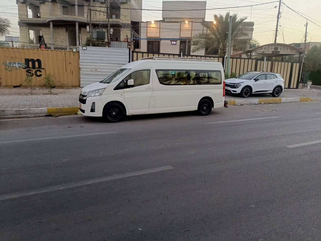سلام عليكم هايسه 2022 ربع فول كير اوتوو باب كهرباي ماشيه 100 دوشمه كامله 15كرسي أضافه مراوح تبريد درع سيبايه رقم أربيل  تصال***********
