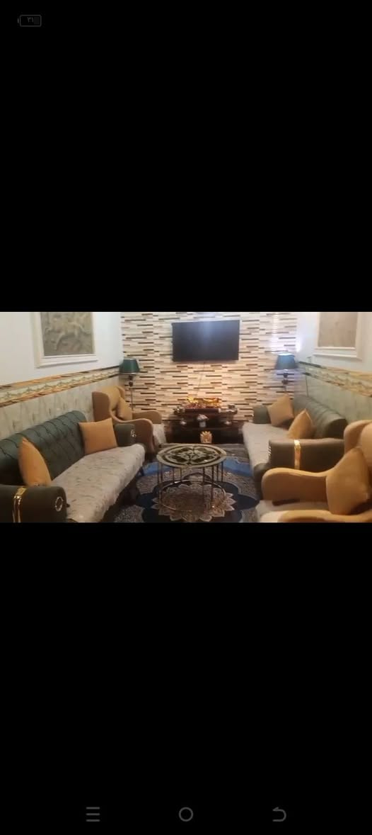 سلام عليكم شباب بيت 190 متر واقع حال 200 متر ضياء الحلفي المربع الذهبي البيت ديكورات وفول كامل من كلشي و الي يحب يراسلني ادزلة مقطع تصوير البيت كامل ***********
