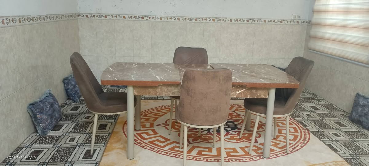 ميز للبيع مع 4كراسي
السعر:75الف للتواصل خاص


**إذا كنت صاحب هذا الإعلان وتريد حذفه لأي سبب، رجاءا أرسل رسالة إلى الدعم الفني**