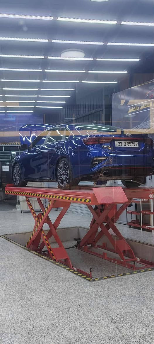 كيا فورتي ( ***********) 
الفئة GT فول موصفات 
محرك 16 تيربو 
بيها قطعه وحده فقط جاملغ اليمين  قطعة واحدة 
ماشيه 67
الوحة اربيل خصوصي
اللون نيلي 
مادة المقعد جلد
عدد المقاعد 5
قطعتين تبريد
 السعر 152 بيها مجال
