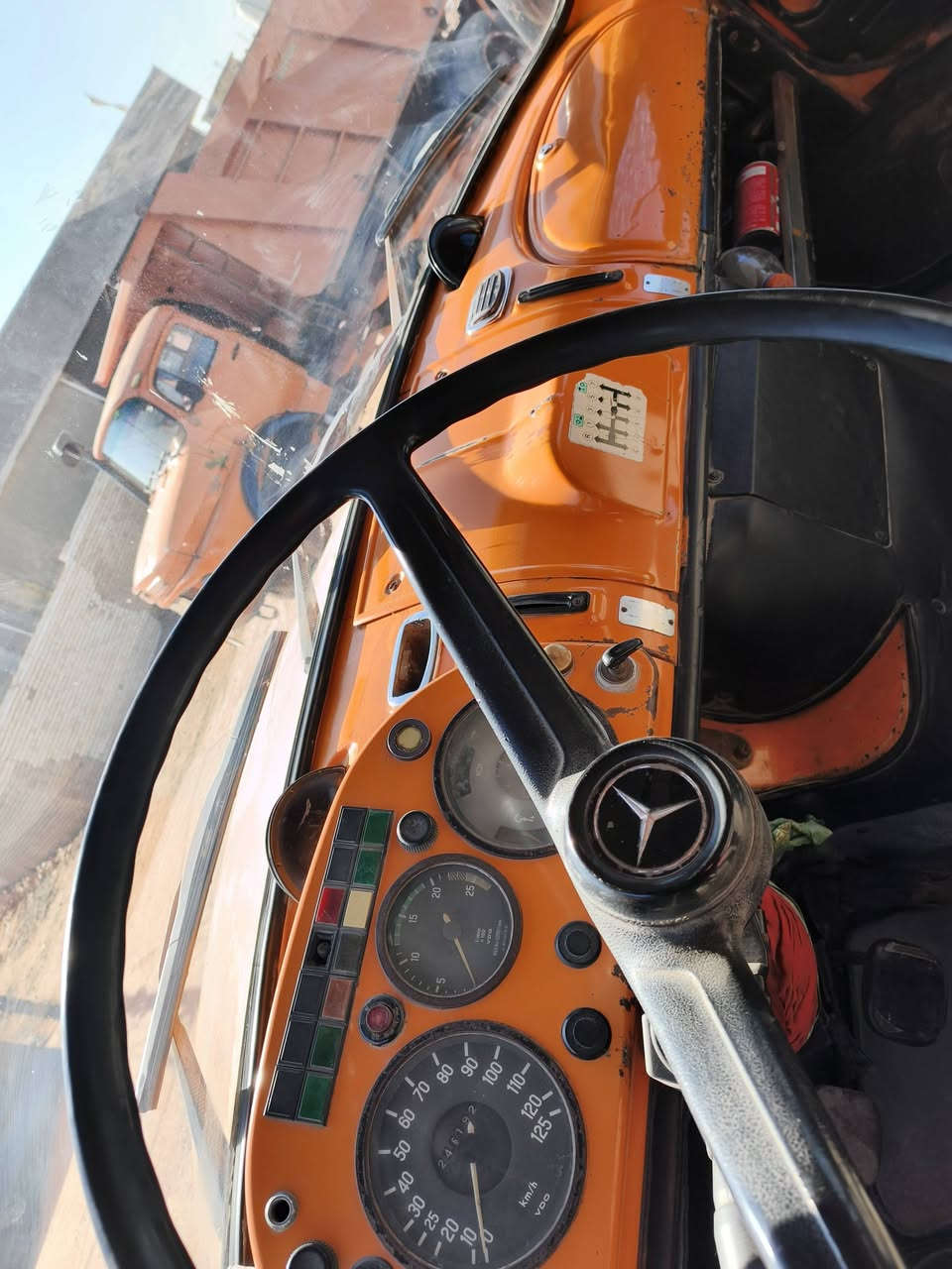 السلام عليكم قسم 82 للبيع***********
