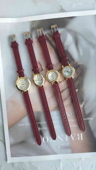 ساعات كورية 
الدرزن 12 قطعه 
سعر الدرزن 36 الف 
التجهيز حسب اختياركم 
توصيل 5 آلاف 
للحجز مراسلة الصفحة أو واتساب 
*********** 
***********
