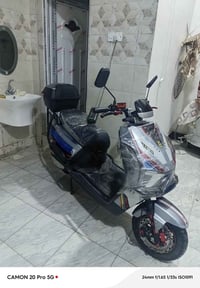 موجور شحن سكنس للبيع 6 بطاريات الليثويم  مناقصه اي شيء سعره 650 وبي مج...