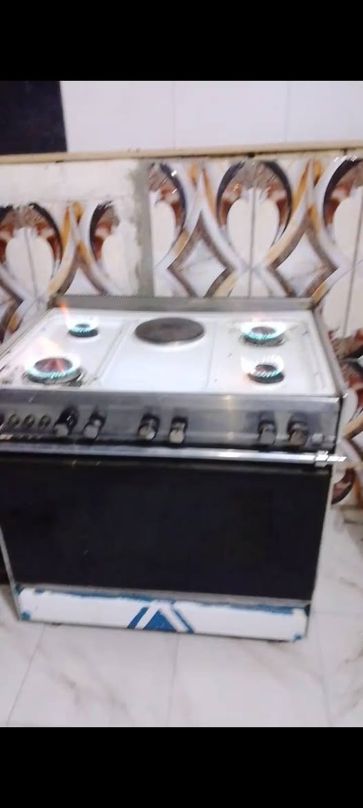 السلام عليكم 
الطباخ 75

مبردة 70

مكنسة كهربية 20
الهاتف ***********
