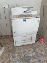 من رخصة ابو طه  غراض مكتبه للبيع جهاز استنساخ كبير و جهاز طابعه برذر و...