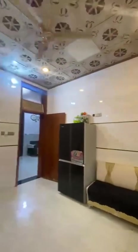 للبيع دار  ركن سكني حديث البناء (بناء سنة 2023) الموقع:بكرلي ـ قرب مول فيروز
المساحة: 200 متر مربع.
مواصفات الدار:
4 غرف نوم، منها غرفة ماستر (سويت).
استقبال واسع.
كليدور.٨م
طارمة.
مطبخ حار ومطبخ بارد.
4 مجاميع صحية.داير  شكل حرف (L).
المميزات:
قريب من الشارع الرئيسي.
منطقة مخدومة بالمجاري.
كهرباء ثري فيز.
خط مولدة ذهبي.
نظام كاميرات مراقبة (سستم كامل).
بناء حديث وجاهز للسكن.
للاستفسار والمعاينة يرجى التواصل

***********
