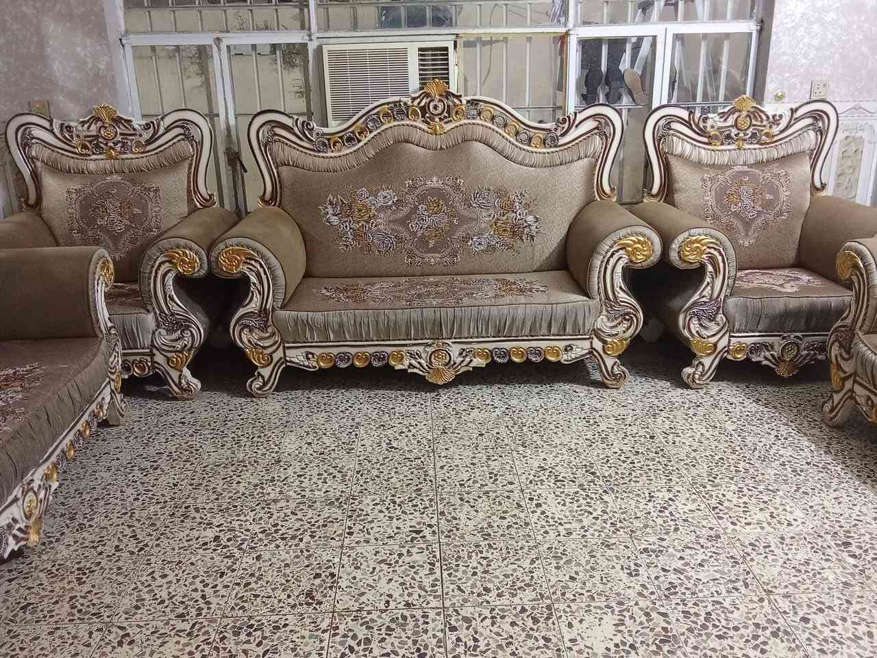 السلام عليكم يوجد تخم لبيع نضيف مابي 
أي شي زوجين لبيع يعني عشر مقاعد 
السعر 550وبي مجال الرقم ***********
