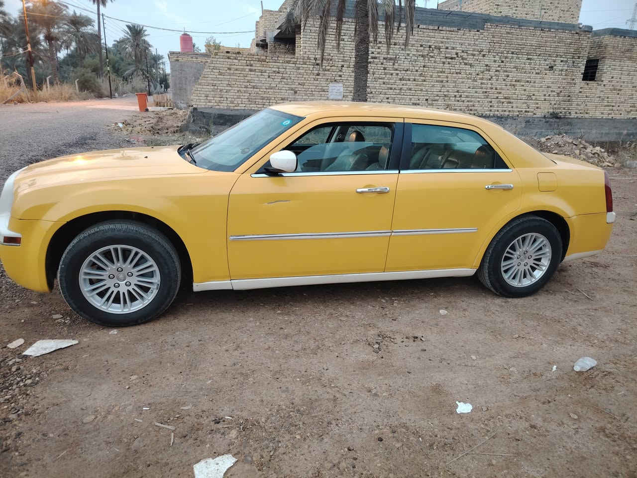 سلام عليكم
اوباما موديل 2010 اصل شرط المداور
مَصفره هيأه او غرامات سياره جاهزه من محرك او كير او حداده خطها عماره بصره
سونار موجود
سعر ب ١٢٢ بيها مجال
*********** 
مكان السياره ميسان المركز
