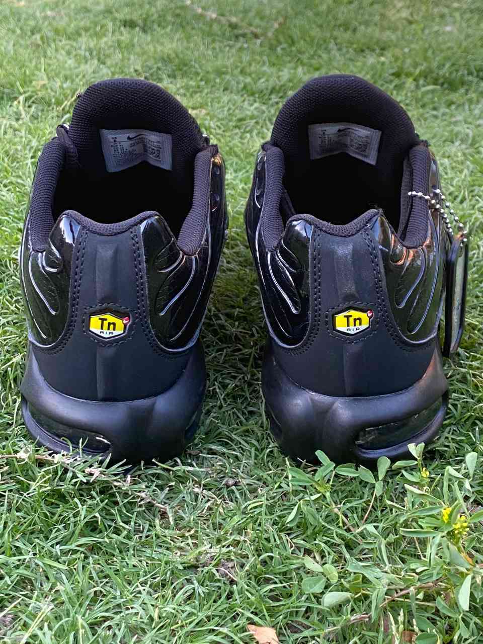 Nike Air Max Plus Black 
الحاله: جديده بحاله الوكاله
القياس: 41
السعر: 28


**إذا كنت صاحب هذا الإعلان وتريد حذفه لأي سبب، رجاءا أرسل رسالة إلى الدعم الفني**