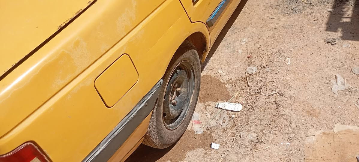 بيجو مديل 13 رقم بغداد مصفره هيئه وغرامات محرك كير جديد بجيس الورقه مال ضمان المحرك موجوده كربلا  *********** السعر 27 قفل يعجبك اتصل عوزها بس السياره بطاين حداديه جديده مشط جديد كله ايساكو الاصلي
