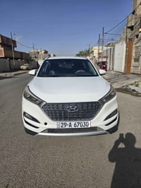 توسان 2018وارد امريكي ضربتهه بجم شبر والبنيد مبدل ماشيه 72الف  رايدهه ...