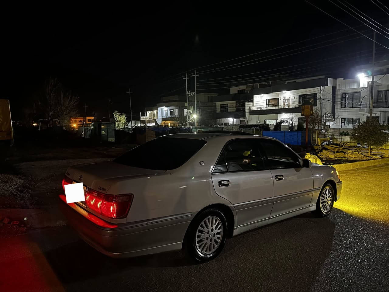 مەلیکە مۆدێل ٢٠٠٠ مەکینە ڤیڤیتی سڵاید ناو زەرد ١ دوگمە (پاوەر و بەفر) بە شەرتی گێڕ و مەکینە و کارەبای
سەیارەکە کۆدی بۆ کراوە لە کاتی ڕەقەم بەستنا هەموو ئیشەکانیو بۆ ئەکەم 
سۆنەرەکەیم داناوە بە شەرتی ئەو سۆنەرە ئەیفرۆشم سعری ٥٣ گەڵا و معامەلەیەکی کەم 
هەموو شتێکم نوسیوە ڕەحمەت لێبێ لە تەلەفونا معامەلە ناکرێ وەرە سەیری کە ئەوخەمە سەر سەرم

سەیارەکە لە سلێمانیە
***********
