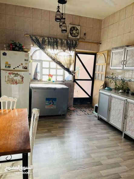 يعلن مكتب المرتضى للعقارات عن توفر
بيت للبيع ، في كوت الحجاج ، خلف مطبعة البهاء ، موقع جدا ممتاز 
طابقين ، بناء 2009
المساحة / 250 متر
الواجهة / 12.5 متر
النزال / 20 متر
يحتوي على / 4 غرف غرفتان في الطابق الارضي وغرفتان في الطابق الثاني وصالة واستقبال ومطبخ وكراج وحديقة وصحيات
سعر البيت / 650 مليون

توجد لدينا عروض اخرى
للأستفسار الاتصال على الارقام التالية
قسم البيع / *********** - ***********
قسم الايجارات / ***********
نستقبل كافة العروض والاعلانات نشرها وترويجها مجانا
عنوان المكتب / الجنينة / شارع جامع الكرناوي / مقابل فتافيت سنتر
