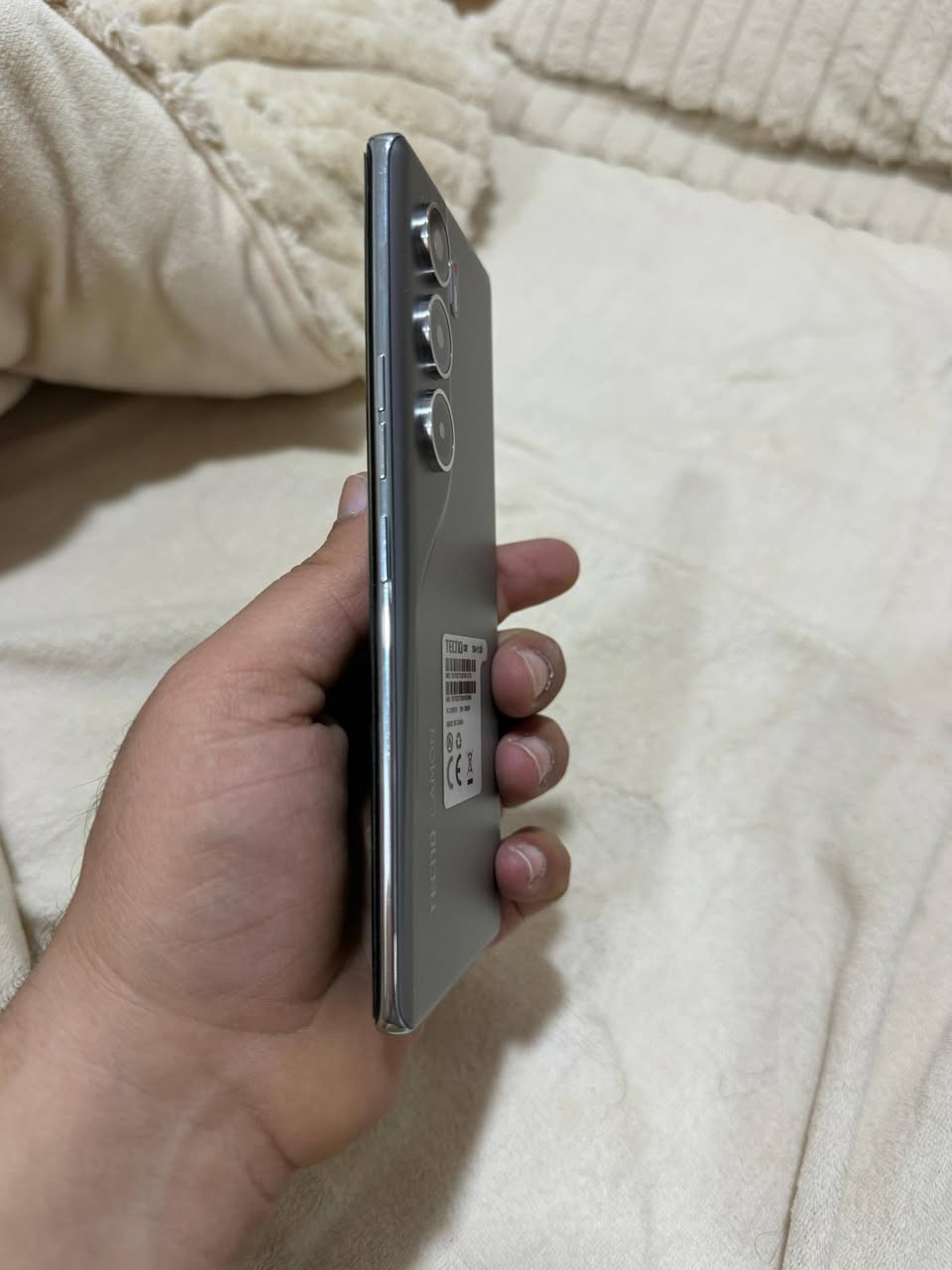 تكنو كامون 40 برو 5 جي  ذاكره  256/الرام 12+12
الكامره الاساسيه 50 
الكامره الاماميه 50 من شركه سوني
شاشه 144hz معالج دايمن ستي 7300
لعبه ببجي 90 فريم
ضد الماء بمعيار IP6 السعر خاص او مراوس مكان النجف حي ميسان 
الجهاز الله شاهد جديد وستخدام مال بيت 🏠
السعر 290 وبي مجال الله شاهد الجديد 350 الف
رقم تلفوني ***********
ويا 3 كفرات او كفر الاصلي مالته موجود 
ملحقات كاملة
