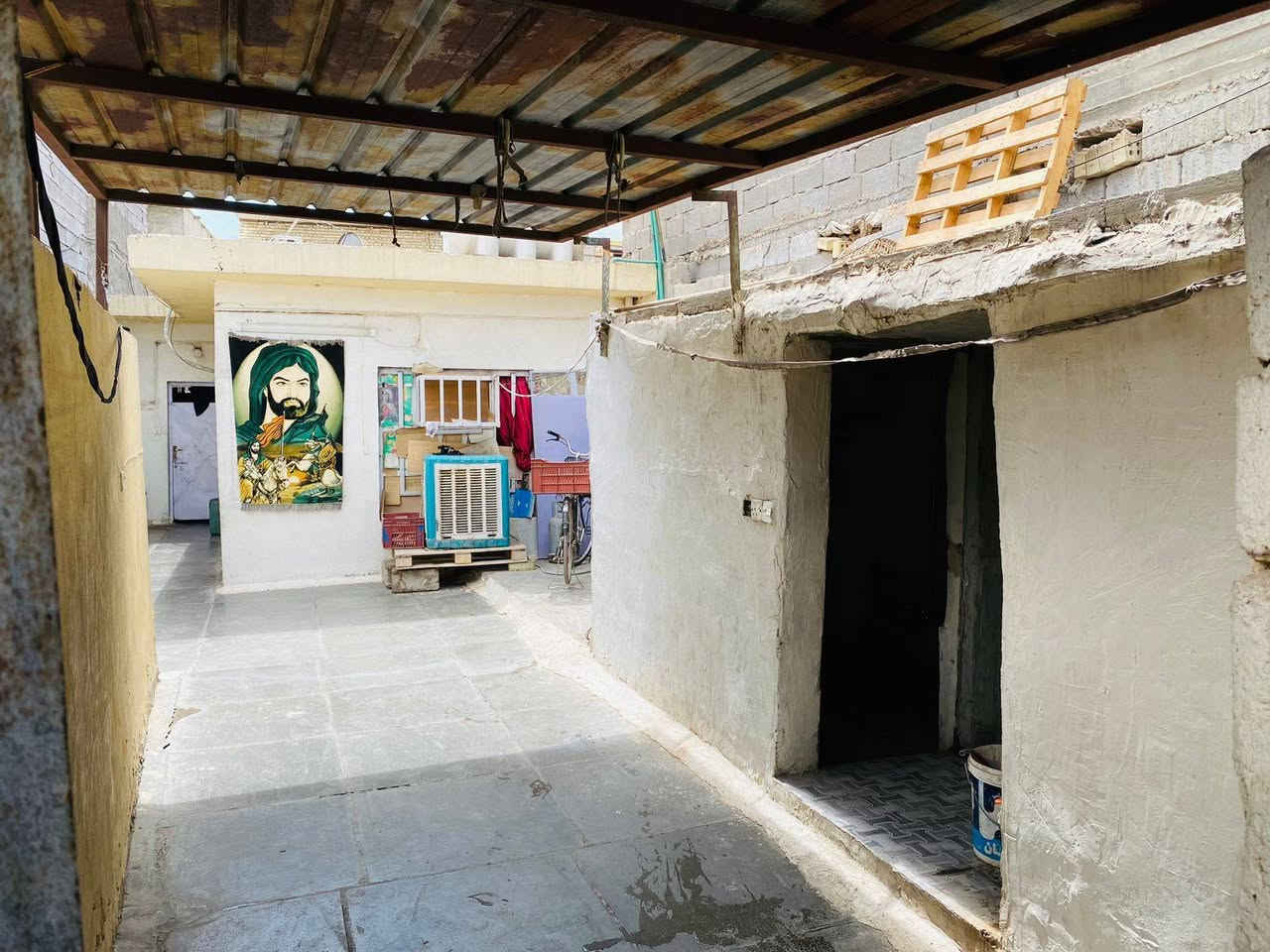 سلام عليكم بيت البيع  حواسم بنص طابو
المساحه 150 متر
الواجهيه 5 متر
الموقع الرئاسة قرب مدرسة نابغه شارع أبو عقيل الساعدي 
الرقم وال الاستفسار 
***********
غير متواجد على فيس
