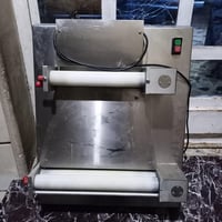 فتاحة عجين للبيع  استخدام اقل الشهر السعر 450الف  للاستفسار 0781518888...