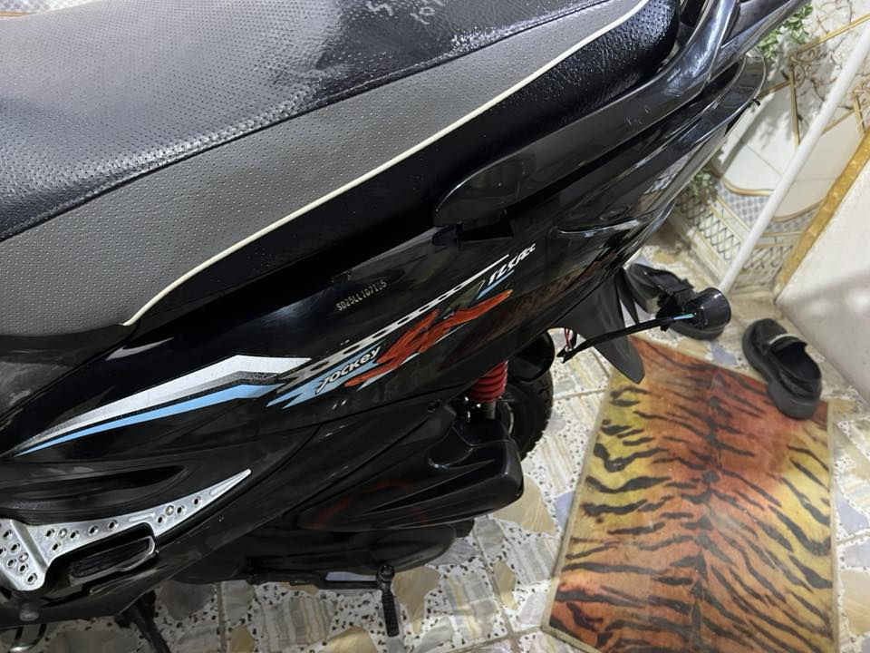 دراجه كامكو جي 4 دراجه على وضع بلاد مختمه وربع مذب عليه مكفوله من صبغ كفرات حتى صالنصه ومكينه بلاد ناعمه لستفسار *********** بي واتساب
