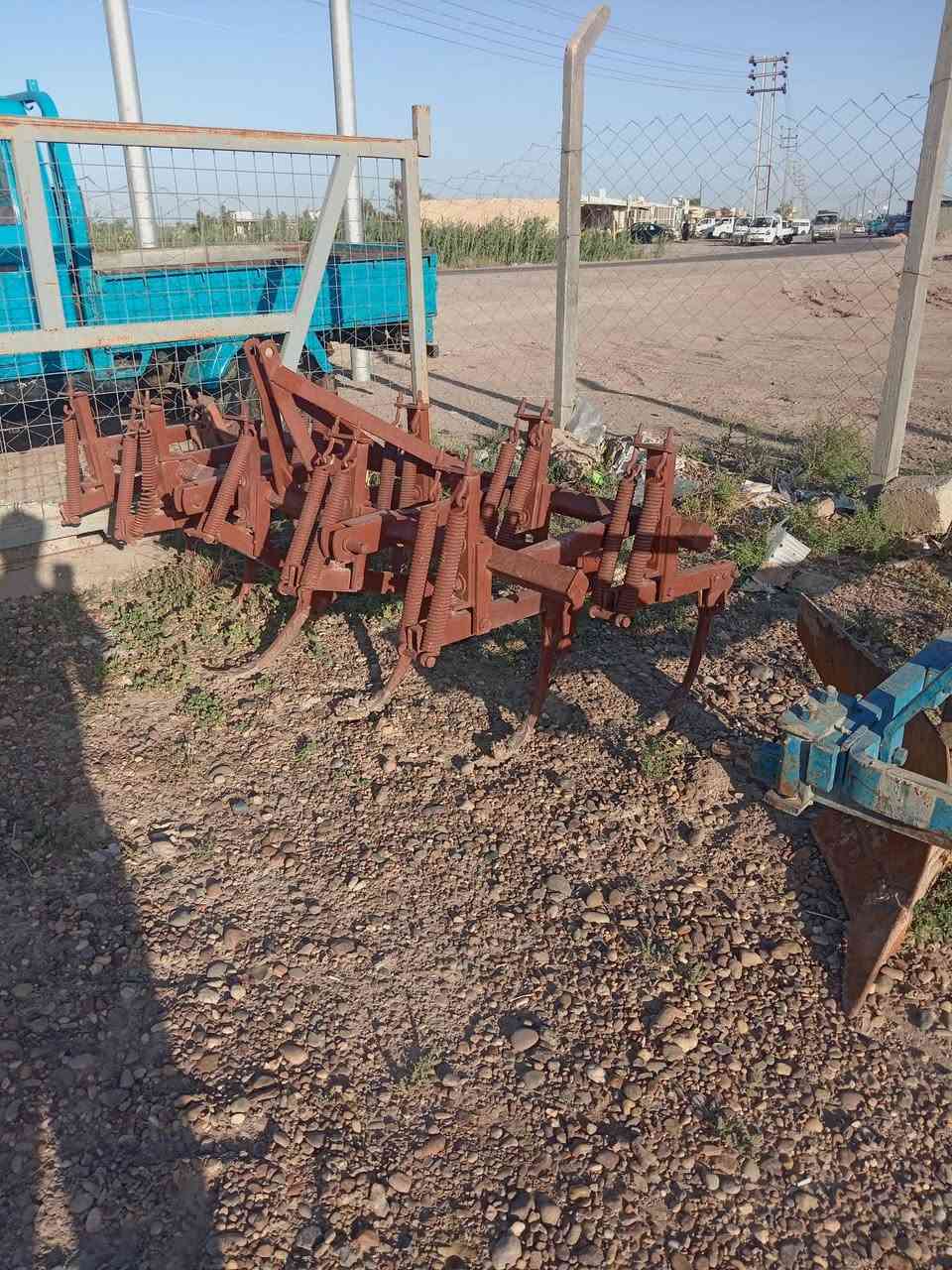 موجود كافه المعدات البيع فدان شرط الكراب جديد معدلان وديجر خرماشه حداديه  وام سبرنكات مكان ابو غريب ***********

