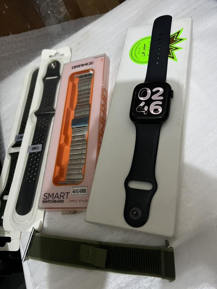 السلام عليكم
ساعه ابل الجيل التاسع حجم ٤٥ بطاريه ٩٣ السعر ب٢٨٥

ايربود 2برو  السعر ٢٠٠
 غراض كامله وشرط استعمال قليل نظافه ١٠٠٪؜
***********
