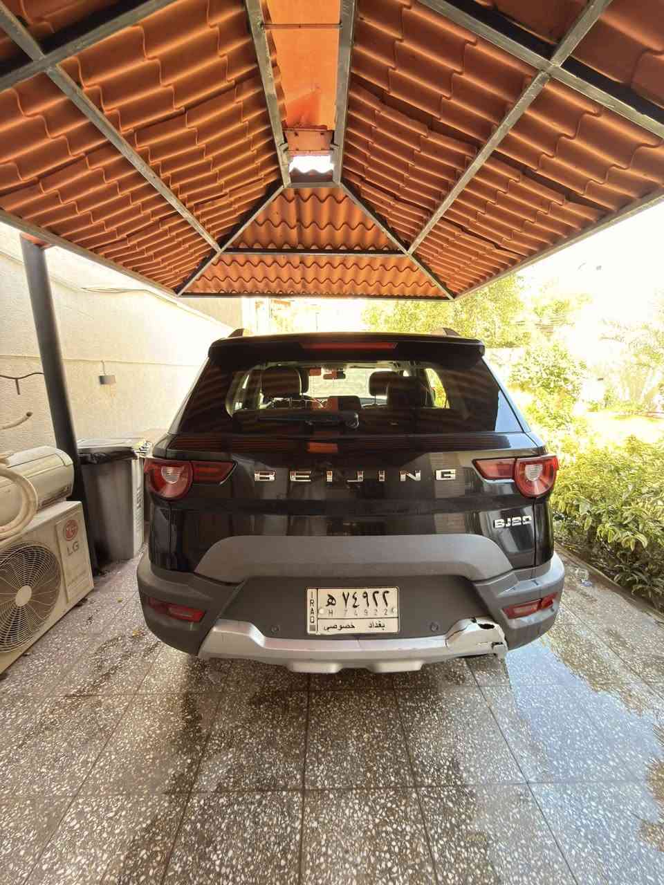 بيع مستعجل
🚘 للبيع BAIC BJ20 موديل 2021

🔹 الموديل: 2021
🔹 الممشى: 160,000 كم
🔹 نوع السيارة: SUV / كروس أوفر
🔹 المحرك: 1.5 لتر تيربو
🔹 القوة: 150 حصان تقريباً
🔹 ناقل الحركة: CVT أوتوماتيك
🔹 الدفع: أمامي (FWD)
🔹 عدد المقاعد: 5 ركاب
🔹 خزان الوقود: 60 لتر
🔹 جنوط ألمنيوم قياس 18 إنج
🔹 فتحة سقف (Sunroof)
🔹 كاميرا خلفية
🔹 حساسات ومزايا أمان متعددة
🔹 نظام ABS مانع انغلاق المكابح
🔹 وسائد هوائية متعددة
🔹 مرايا كهربائية قابلة للطي
🔹 شاشة معلومات وترفيه
🔹 مساحة داخلية واسعة وارتفاع جيد عن الأرض 
مناسب للطرق العراقية
🔹 Traction Control للتحكم بالثبات 
📏 الأبعاد:
الطول: 4451 ملم
العرض: 1845 ملم
الارتفاع: 1700 ملم
الخلوص الأرضي: 215 ملم

السيارة اقتصادية بالوقود ومريحة بالسفر والاستخدام اليومي، وتتميز بشكلها الرياضي وتصميمها القريب من سيارات الدفع الرباعي

📍 مكان السيارة: بغداد
💰 السعر المطلوب: 9500$
📞 للاستفسار: ***********
**مستعجل على البيع جداً هذا سبب السعر الاقل من السوق بحوالي 3000$
