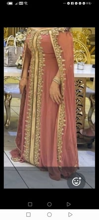 ملابس • سلع