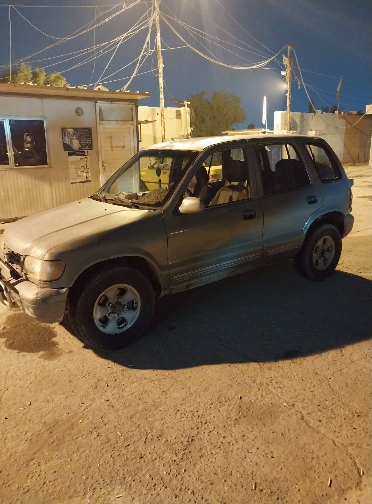 السلام عليكم
سيارة كية سبورتج للبيع 
الموديل / ٩٤
 حالة السسيارة جيدة 
الكير / اوتو 
محرك / ٢٠٠٠ بلادي مكفول 
تخم تاير جديد /  بطارية جديدة 
رقم بغداد / سنوية 27
العنوان بغداد / م/ الصدر
السعر:  ٤٠ وبيها مجال 

  للشراء الاتصال على الرقم ***********
