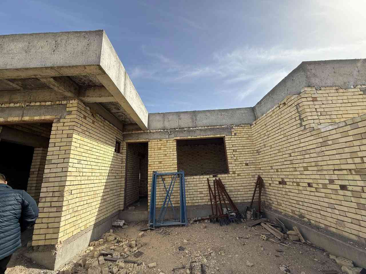 وحدات سكنية للبيع – مجمع الأطباء / مجمع هادي علوان 🏡
📍 الموقع:
الركن ومجاور الركن – مجمع الأطباء / مجمع هادي علوان

📐 مساحة الوحدة السكنية: 250 م
🏠 مساحة البناء: 180 م

🔹 تفاصيل وحدة السكنيه  الركن:
• السعر الكلي: 148 مليون
• سعر الإخلاء: 20 مليون
• واصل دفعات: 15 مليون

🔹 تفاصيل وحدة  السكنيه المجاور للركن:
• السعر الكلي: 148 مليون
• سعر الإخلاء: 15 مليون
• واصل دفعات: 15 مليون
المساحه الكليه 500 متر ب اسمي العقد تحويل بالشركه للمشتري

📞 للاستفسار:***********
