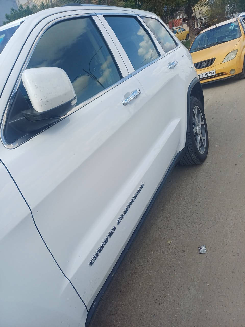 جيب لمتد بلاص 
٢٠١٩ 
خليجي 
٣ شاشات 
بانوراما 
تخم تاير جديد
ماشية ٨٣ الف
كير مكينة ما مفتوح 
مواصفات لمتد بلاص معروفه 
رقم بغداد انكليزي بأسمي هزه جديده مكان السياره بغداد الطالبيه او جميله 
٢٦٥ $
***********
