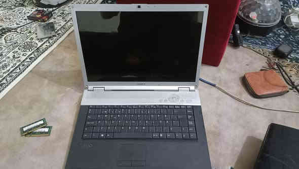 سلام عليكم بلي 3 يشتغل ضوة اصفر ولابتوب وهارد ورامات ابيع فحم طافي بغداد سبع قصور السعر25كلهن 
***********رقم
