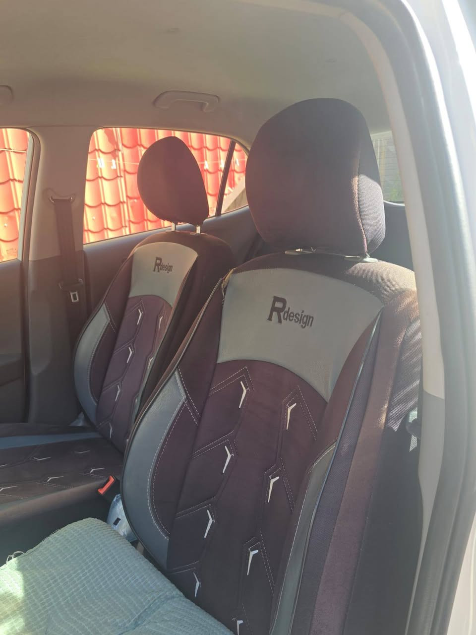 السلام عليكم
كيا بيكانتو موديل 2020 خليجي ماشية 35 الف كيلو فقط السيارة بيها ربع صبغ بالباب الخلفي من جهة الجاملغ الايمن و الجاملغ الايمن بي طعجة خفيفة موضحة بالصورة و الباقي كفالة  السيارة جديدة و ممشاها قليل لون ابيض رقم اربيل سعرها 115 و بيها مجال للشراي ***********
