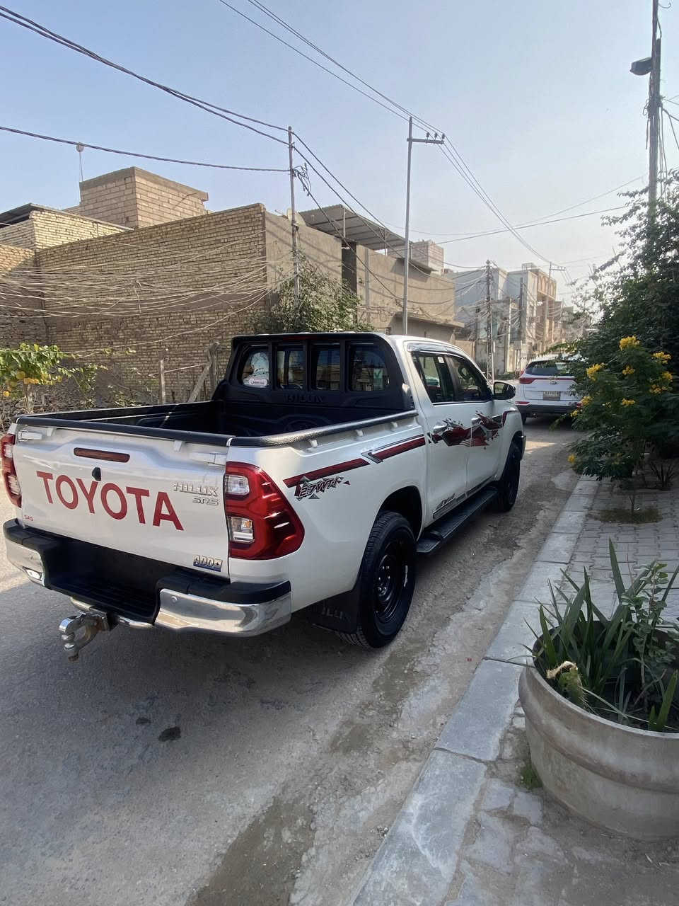 هايلوكس 2022 كير عادي ماشيه 130 تخم تاير جديد كبات اصلي موجود سونار مرفق بلمنشور السعر 245$ بيه مجال حك الجيه فقط
***********
