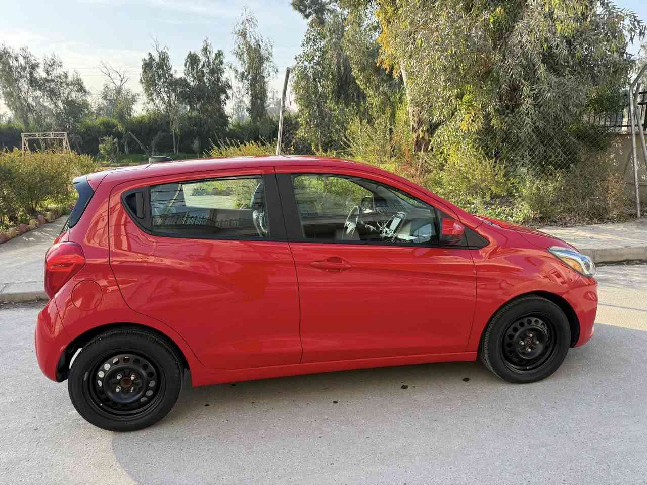 السلام عليكم
سبارك 2022
اربعه سلندر
ماشيه 44
كير ومحرك شرط جديد بعده
جامات كهرب قفل مركزي
شاشه وكامره اصلي 
جاملغ السايق نفسه مصلح وحافه البوند صبغ
سياره جديده وضع الشركه
السعر100 وبيها مجال 
مكان السياره موصل
0770160890
***********+ واتسب
