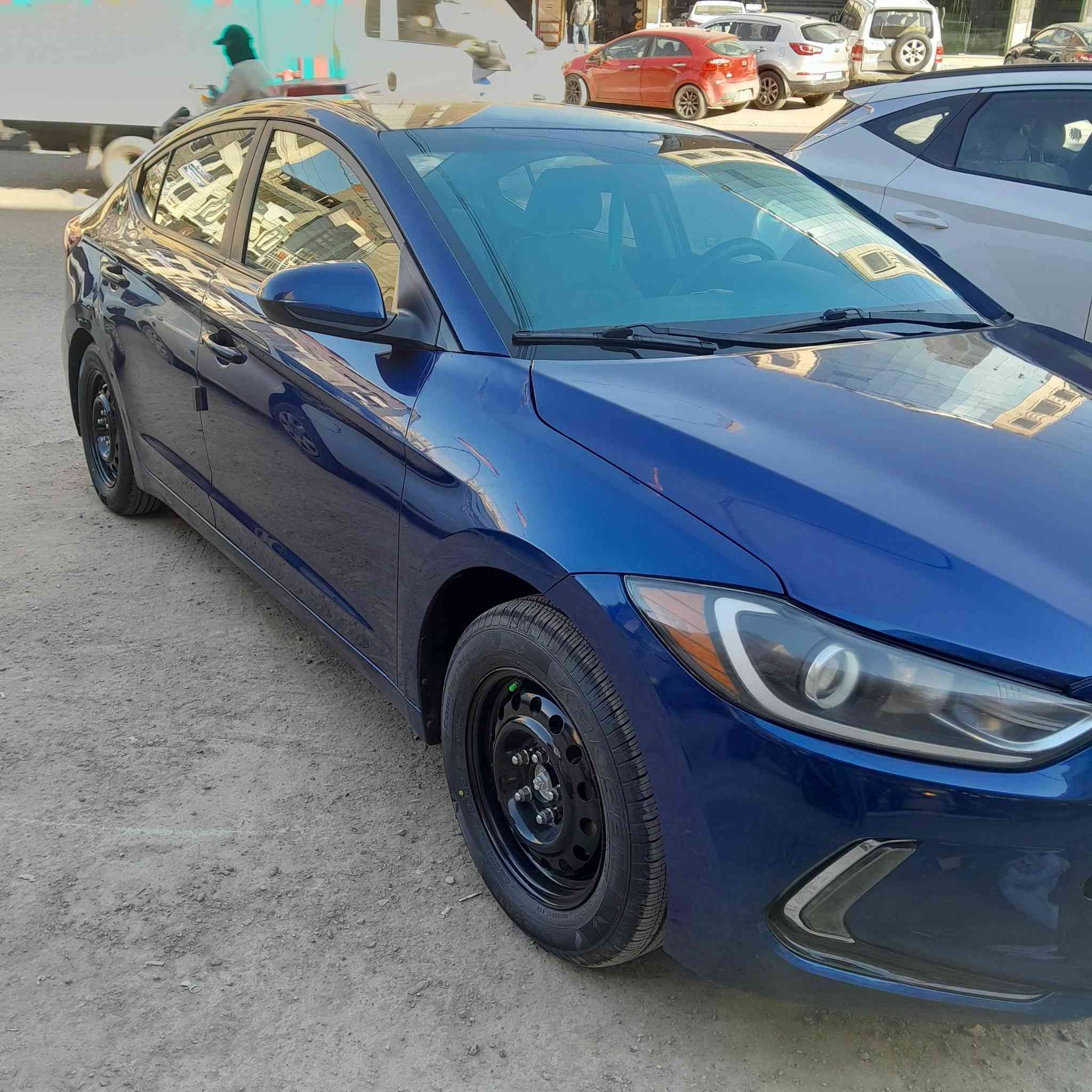 السلام عليكم سيارة للبيع هونداي النترا وارد امريكي موديل ٢٠١٧ رقم اربيل الدولي الجديد والحادث جاملغ وبنيد بدون دواخل وصورة للشاصي بالمنشور محرك وكير كفالة والسعر ١١٨ مكاني بغداد للاتصال ***********
