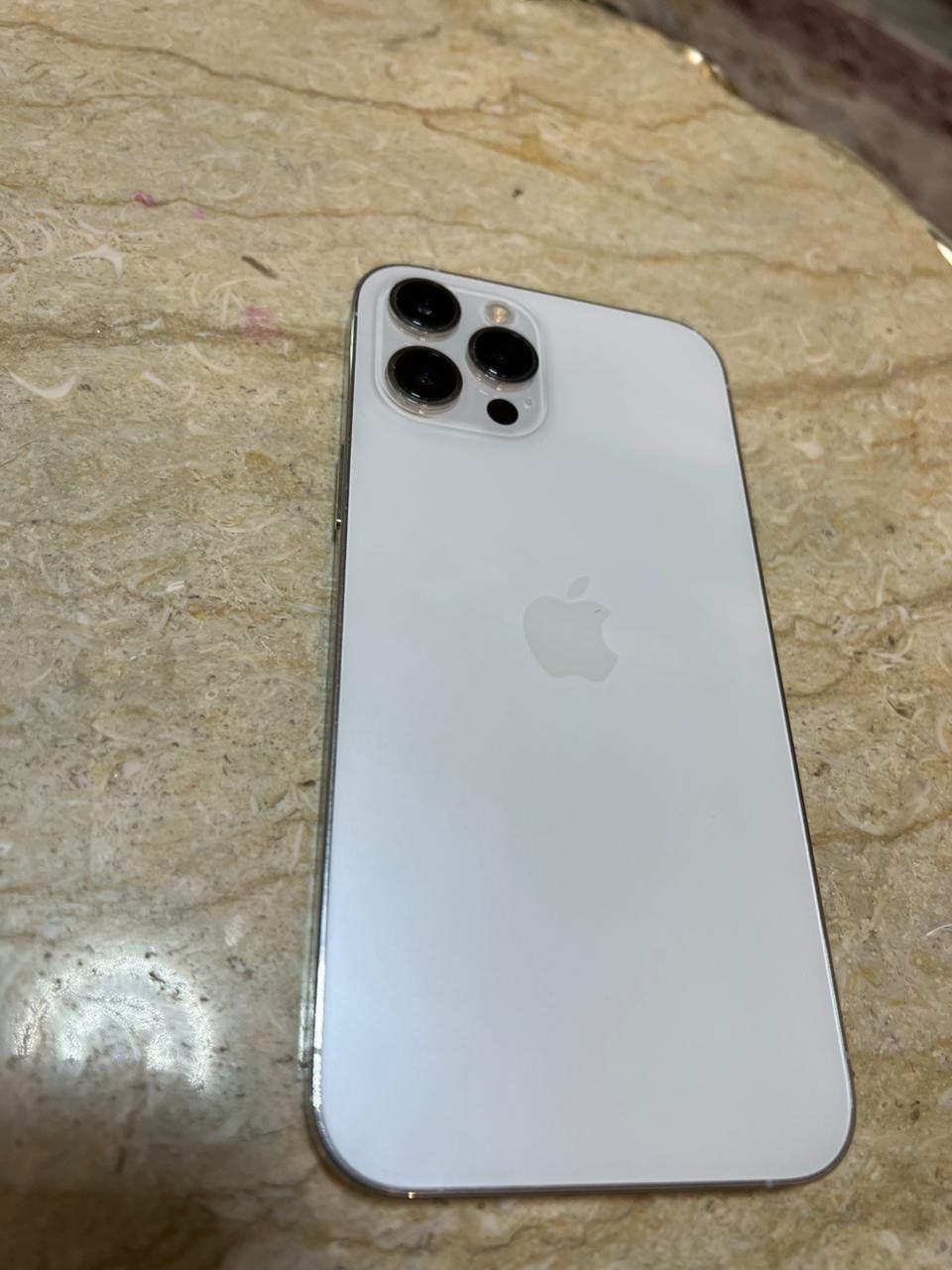 سعره : 290 الف قفله قفله قفله وسعره ابلاش💥
12 برو ماكس مبدل شاشه فقط ولفيس ايدي شغال💥
ذاكره 256 نموذج M 
لبطاريه 93 
لباقي كله مكفول ما عدا الشاشه مغيره 
مكاني بغداد العطيفيه / الشالجية
***********
