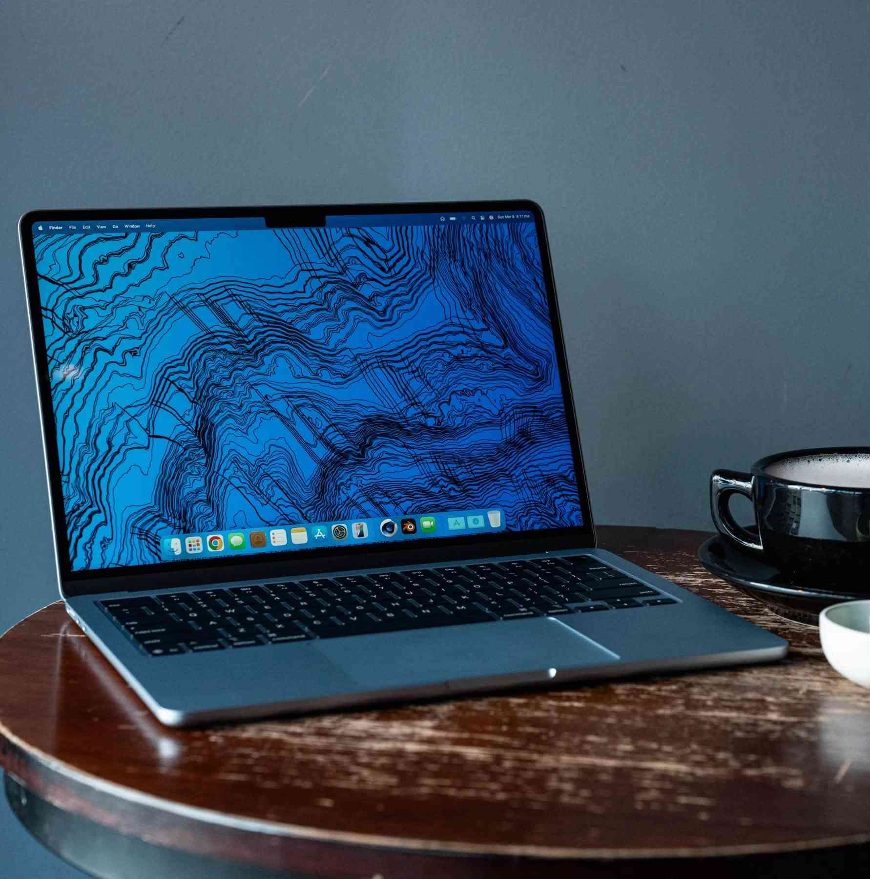 تحية طيبة للجميع
MacBook Air M4 
10Core CPU | 10Core GPU 
نسخة الشرق الاوسط -كيبورد عربي-
MidNight color 🖤
15.3 inch Display الحجم الكبير 
Ram 16G 
Hard 512G 
Battery 100%✅ 
Cycle 77 🔋
بحالة الوكالة مع كافة الملحقات والضمان لابل والوكالة ساري المفعول ✅

————————————

MacBook Air M1
Ram 8 | Hard 256 G 
Silver 🩶
نسخة الشرق الاوسط -كيبورد عربي-
Battery 99% ✅ 
Cycle 90 🔋

بحالة الوكالة مع كافة الملحقات والضمان لابل والوكالة ساري المفعول ✅

*********** اتصال-واتساب
توصيل لكل العراق ❤️
