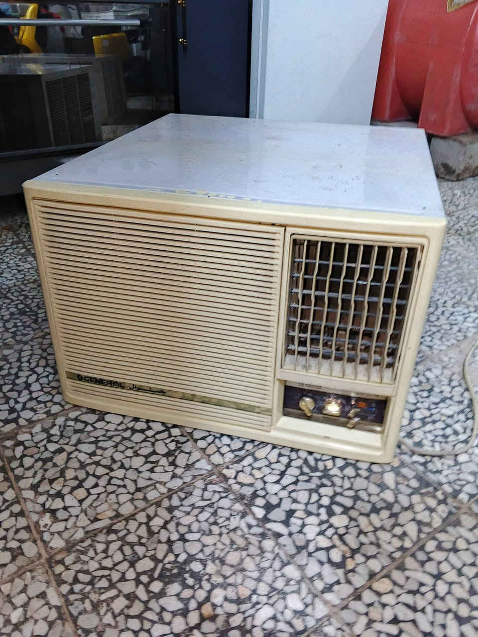 متاح مكيف طن ونص نوع جنرال شغال ع الفحص. كامل مثل ممبين السعر من الاخير 250 العنوان الزبير الاحسائيه.
***********
*********** وتساب 
متاح مكيف طن ونص نوع جنرال شغال ع الفحص. كامل مثل ممبين السعر من الاخير 250 العنوان الزبير الاحسائيه.

