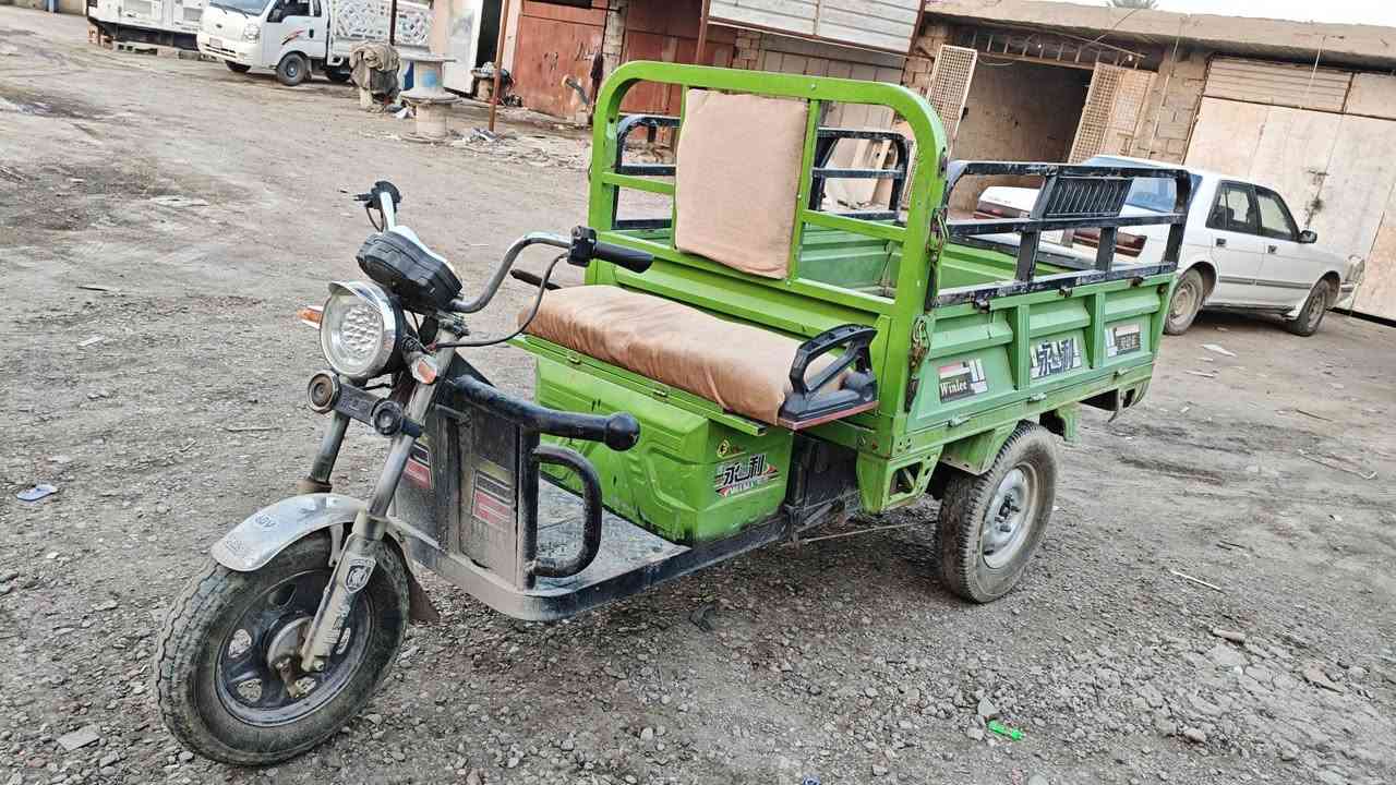 ستوته شحن حجم جبير جاهزه وكامله بطاريات عدد ٥  جدد كبار مسطرا مو صغار ٣ سرع لايت بدي نضيف بس شويه وصخه تنغسل وتبين جديده تايرات نضيف بنزات بريك جديده مكانه بغداد الدوره سعر ٧٠٠ وبيه مجال رقم هاتف ‏‪0772 857 0773‬‏ متواجد واتساب
