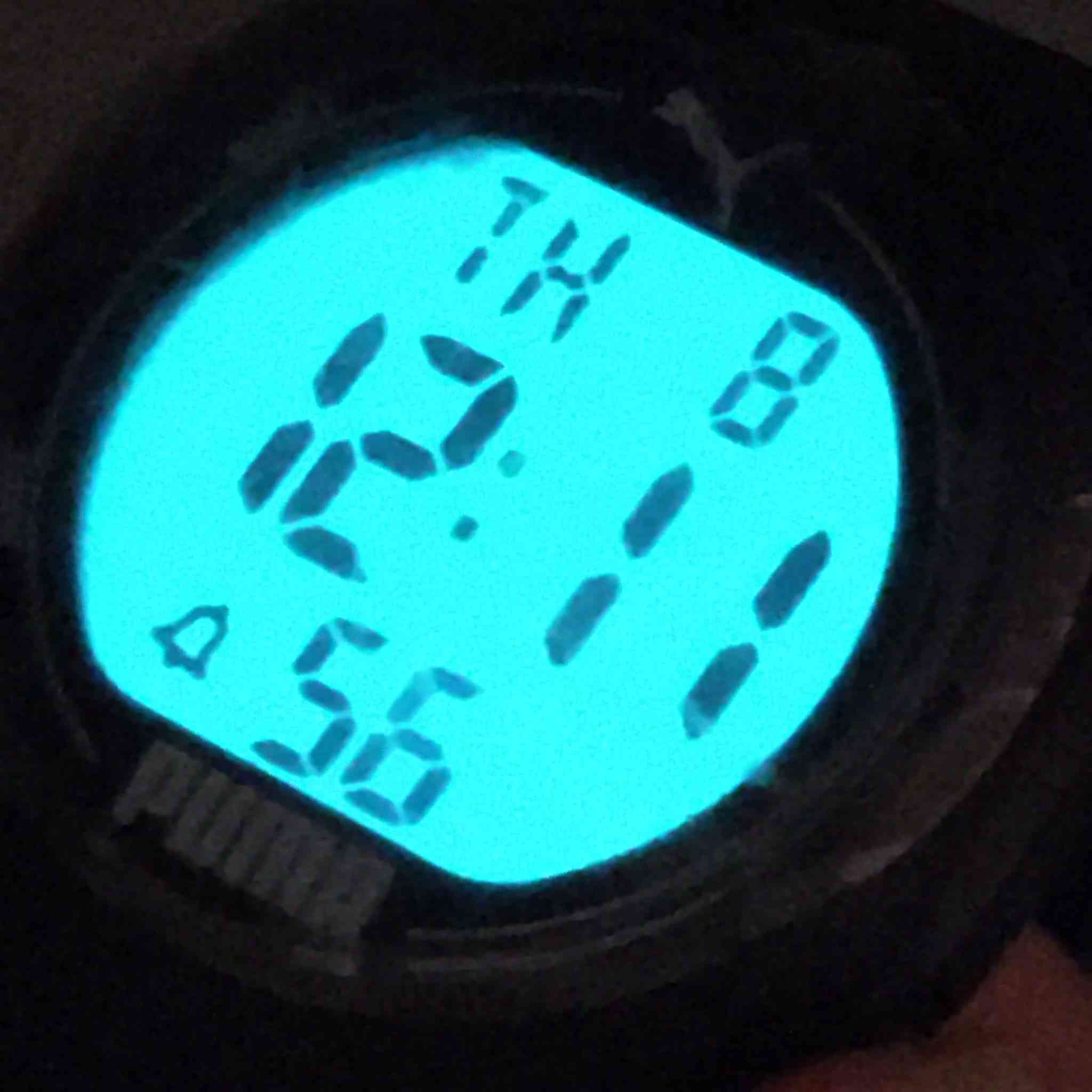 ساعه PUMA وكاله اورجينال نضافة 100‎%‎

قطر الهيكل 44 ملم

سُمك الهيكل 15 ملم

مقاومة للماء حتى عمق 100 مترا

غير مستخدم

يتميز طراز بوما 4 P6039 بميزاتٍ مثل عرض التاريخ، وساعة الإيقاف، والمنبه. كما تُتيح الإضاءة الخلفية قراءة الوقت بوضوح حتى في الظلام. بالإضافة إلى ذلك، يتميز ميناء الساعة بزجاج معدني مقاوم للانزلاق

———————————————-

يوجد توصيل 🚚 ( بغداد - محافظات العراق )

☎️رقم الهاتف : ***********

للحجز - دايركت
