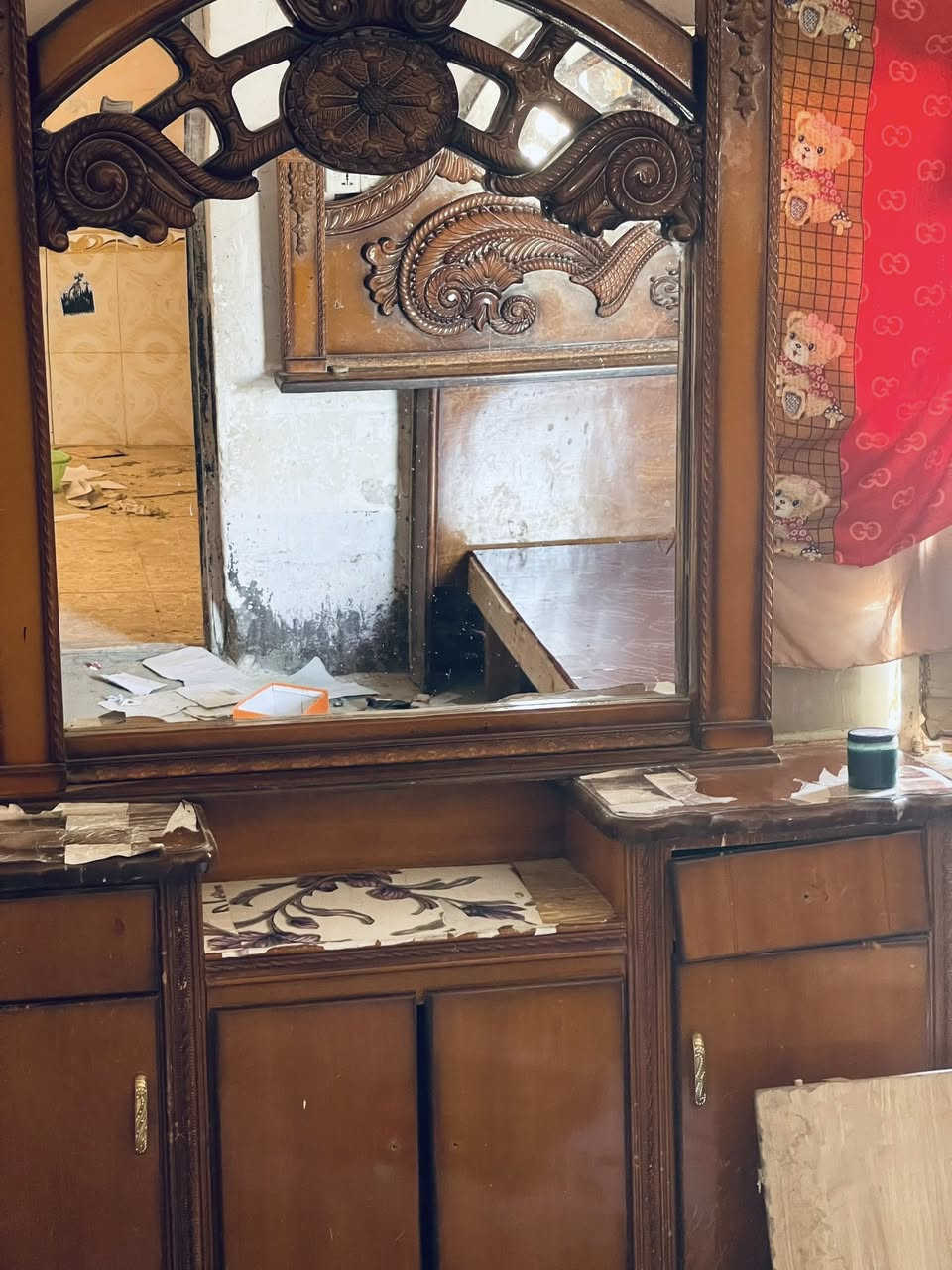 السلام عليكم اخوان غرفه مستعمله سعرهه مناسب  كنتور ٣ متر وزاويه وجربايه خشب معاكس ومرايه والميوزه هم وياهن بس يرادلهن شغل وترتيب مكانها سوك الشيوخ سعرها ٣٠٠ الف وبيها مجال بسيط سعر قفص مال طيور 😅 للعلم الغرفه فتحته قبل اشهر وانتركت حاليا مفتوحه ومصفطه بالبيت بس بيها تراب تفيدك هلا بيك ما تفيدك تولي الخاص مفتوح مال فقره


**إذا كنت صاحب هذا الإعلان وتريد حذفه لأي سبب، رجاءا أرسل رسالة إلى الدعم الفني**
