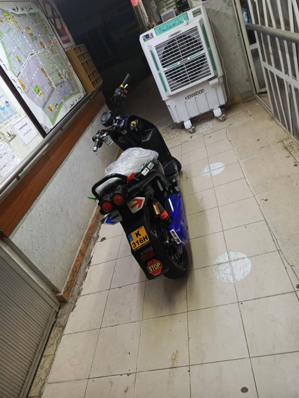 السلام عليكم سكنس جبلي شحن
 6 بطاريات 
ملف 2000 
تقطع مسافة 50 كيلو للشحنة
 سرعة 60-70 
بيها بعض النقوصات الخارجية كماليات
 السعر 450 الف 
 بغداد ***********
