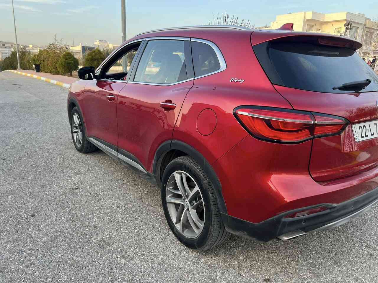 سلام عليكم 
Mg hs 2022 trophy
1500تربو
السيارة فول مواصفات اعلى فئة ماشية بس 7000 كيلو 
السيارة ضمان الشركة 6سنوات لان مشتريها هاي السنة 
السيارة فقط القمارة محولبة من الشركة
السعر $145 
التواصل فقط على الواتساب ***********
